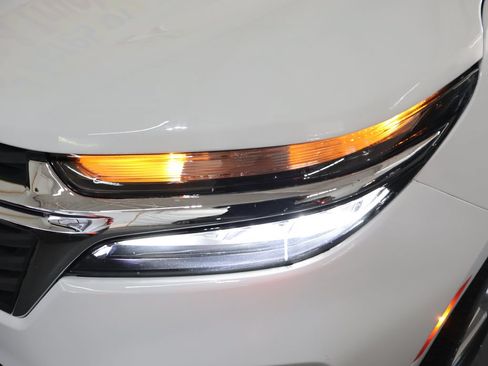 Used 2022 Chevrolet Equinox LS w/ LS Convenience Package FWD image 28