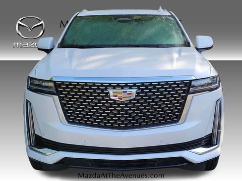 Used 2022 Cadillac Escalade Luxury image 4