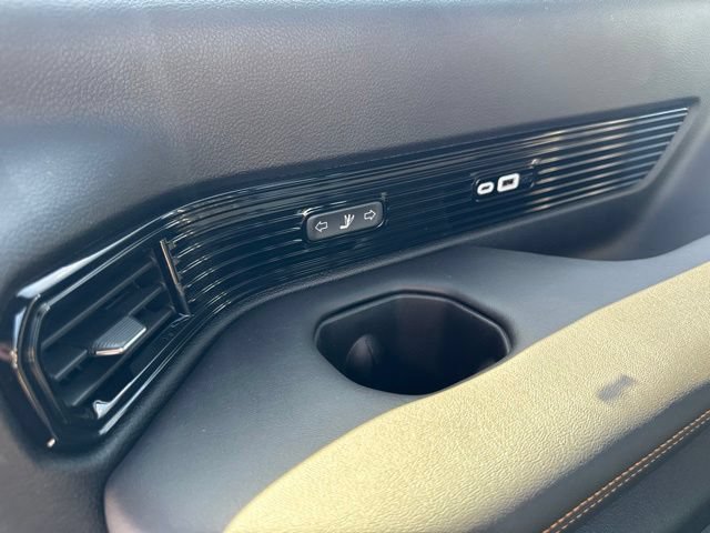 New 2026 Jeep Grand Wagoneer L Summit AWD/4WD image 29