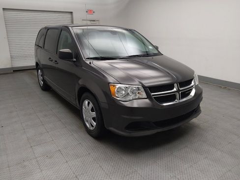Used 2019 Dodge Grand Caravan SE w/ UConnect Hands-Free Group image 13