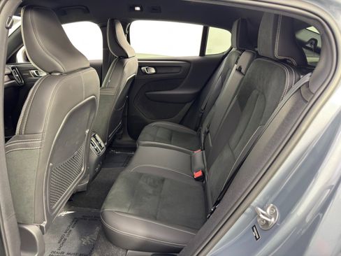 Used 2023 Volvo C40 P8 Recharge Ultimate image 37