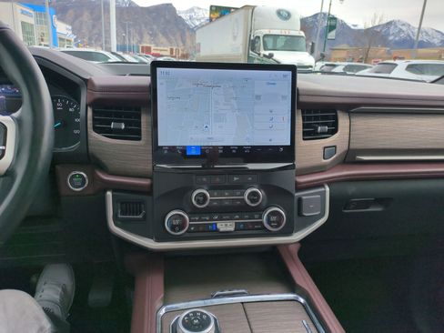 Used 2024 Ford Expedition Max Limited image 29