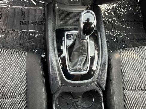 Used 2021 Nissan Rogue Sport SV AWD/4WD image 19