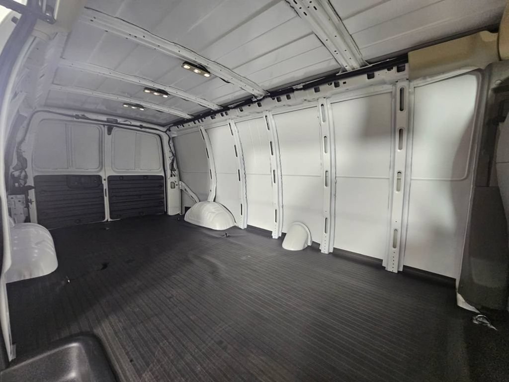 New 2025 Chevrolet Express 2500 Extended w/ Enhanced Convenience Package RWD image 12