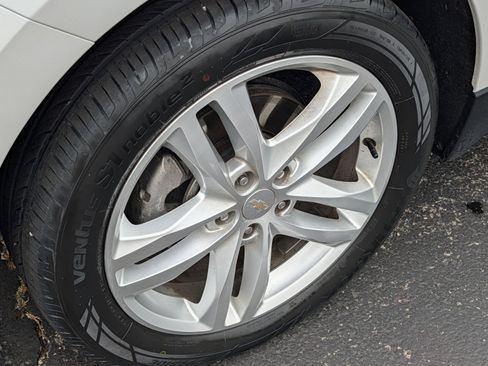 Used 2020 Chevrolet Equinox Premier AWD/4WD image 22