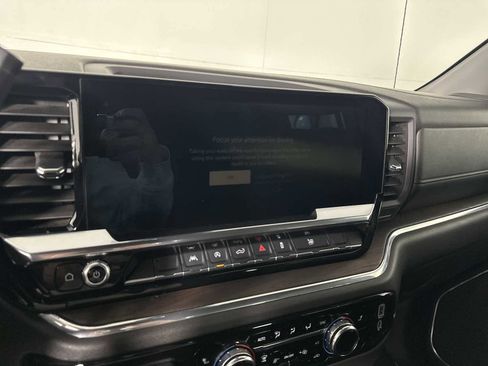 Used 2025 GMC Sierra 1500 SLT image 28