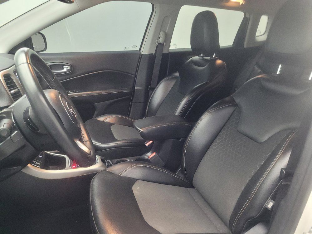 Used 2018 Jeep Compass Latitude w/ Popular Equipment Group FWD image 17