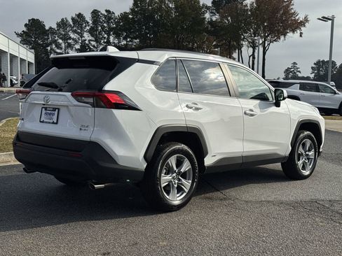 Used 2025 Toyota RAV4 XLE image 9