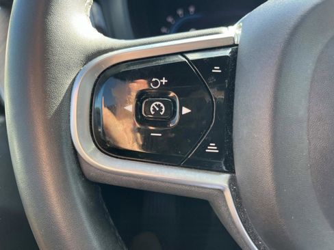 Used 2023 Volvo XC60 B5 Ultimate image 35