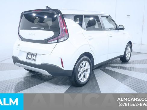 Used 2025 Kia Soul LX w/ LX Technology Package FWD image 7