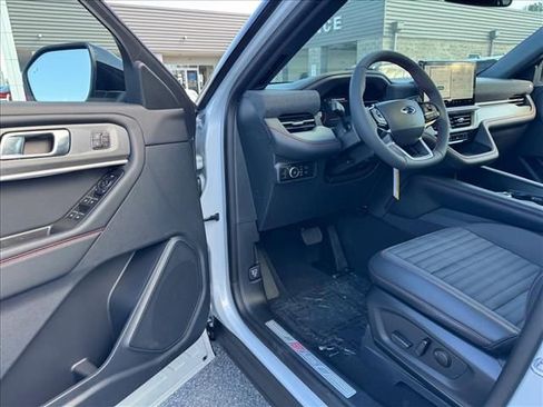 New 2026 Ford Explorer ST-Line w/ ST-Line Street Pack AWD/4WD image 16