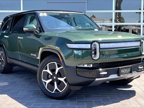 Used 2024 Rivian R1S Adventure AWD/4WD image 3