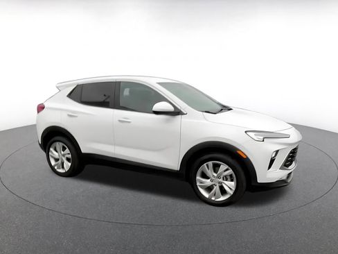 Used 2025 Buick Encore GX Preferred image 2