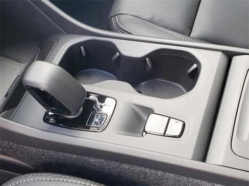 New 2026 Volvo XC40 B5 Core w/ Protection Package Premier image 25