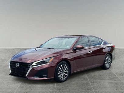 Used 2023 Nissan Altima 2.5 SV