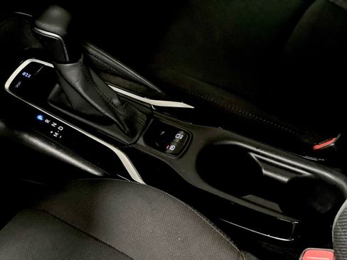 Used 2020 Toyota Corolla SE FWD image 31