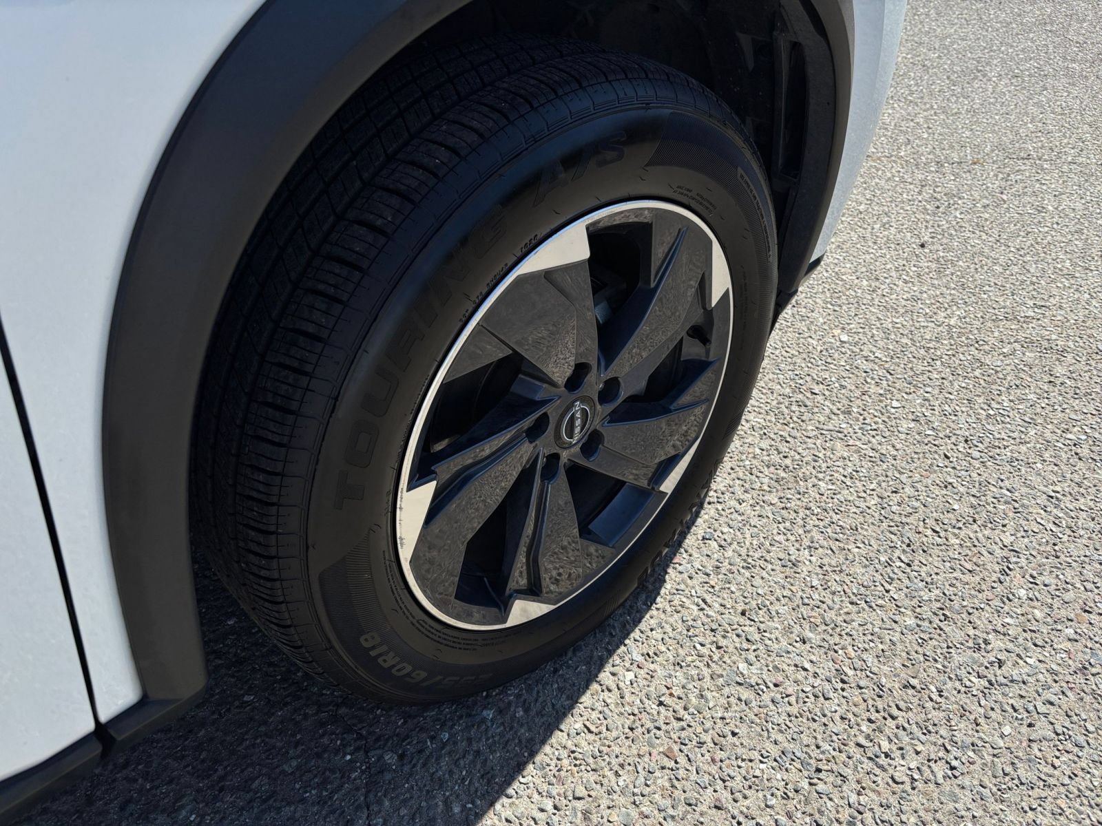 Used 2025 Nissan Rogue SV FWD image 31