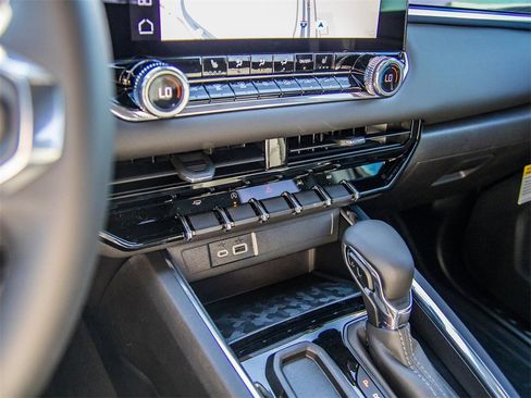 New 2026 GMC Canyon Elevation w/ Convenience Package image 29