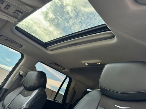 Used 2017 Cadillac Escalade Luxury image 12