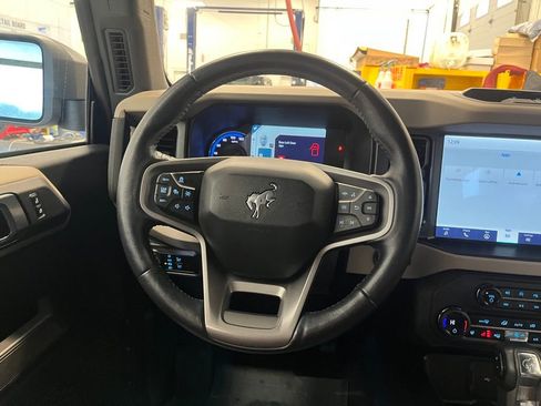 Used 2023 Ford Bronco Wildtrak image 18