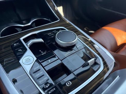 Used 2023 BMW X7 xDrive40i image 32