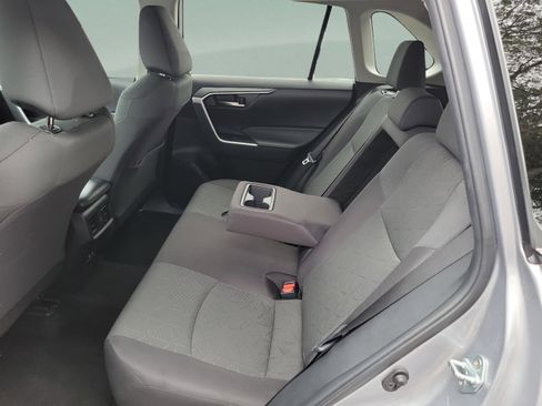 Used 2024 Toyota RAV4 XLE FWD image 15
