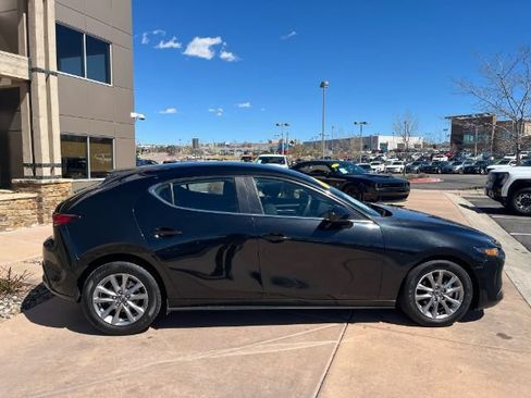 Used 2021 MAZDA MAZDA3 s FWD image 9