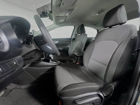 Used 2023 Kia Forte LXS image 11