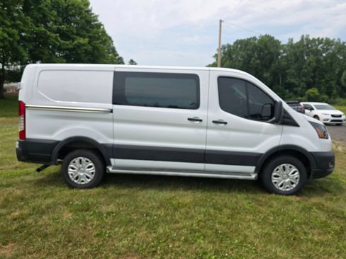 Used 2024 Ford Transit 250 Low Roof w/ Exterior Upgrade Package RWD image 8