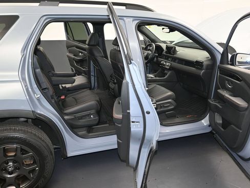 Used 2023 Honda Pilot TrailSport image 18