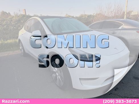 Used 2021 Tesla Model Y 2WD image 1