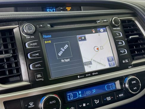 Used 2019 Toyota Highlander Limited Platinum image 27