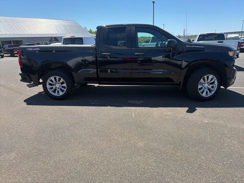 Used 2020 Chevrolet Silverado 1500 Custom w/ Custom Value Package AWD/4WD image 8