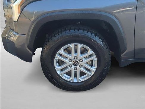 Used 2022 Toyota Tundra SR5 w/ SR5 Premium Package image 27