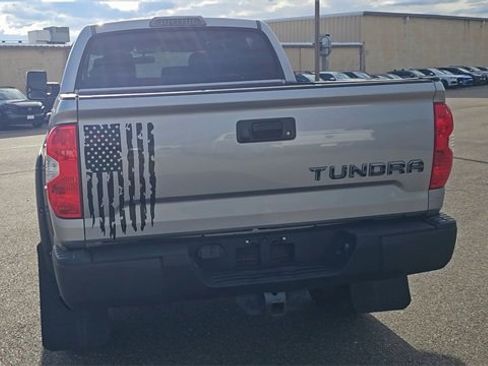 Used 2017 Toyota Tundra SR5 w/ SR5 Upgrade Package image 7