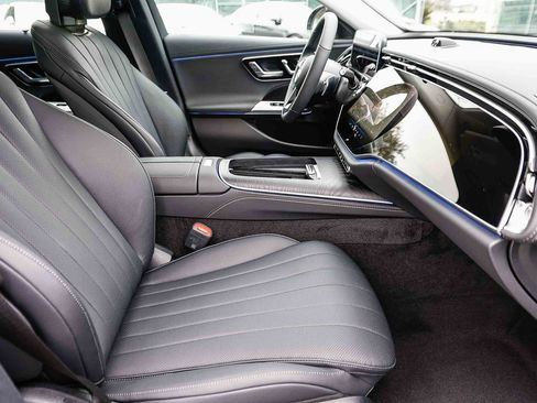 New 2026 Mercedes-Benz E 350 4MATIC Sedan image 17