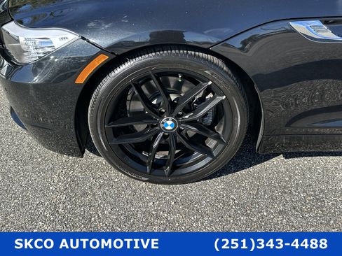 Used 2010 BMW Z4 sDrive35i image 9