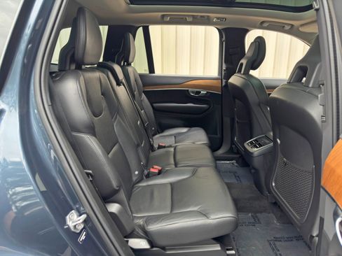 Used 2021 Volvo XC90 T5 Momentum w/ Advanced Package AWD/4WD image 44