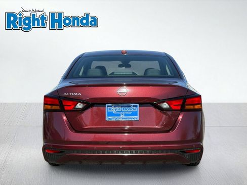 Used 2025 Nissan Altima 2.5 SV FWD image 7