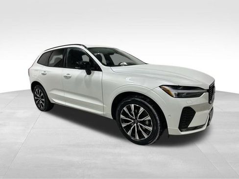 Certified 2023 Volvo XC60 B5 Plus w/ Climate Package image 3