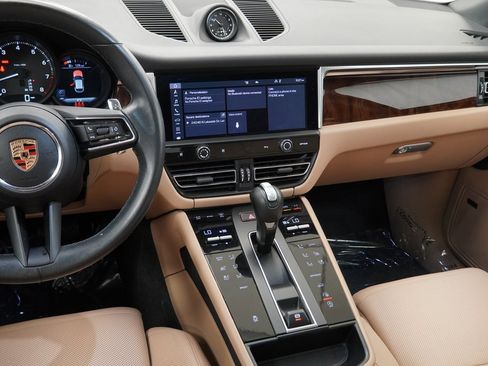 Used 2023 Porsche Macan image 25