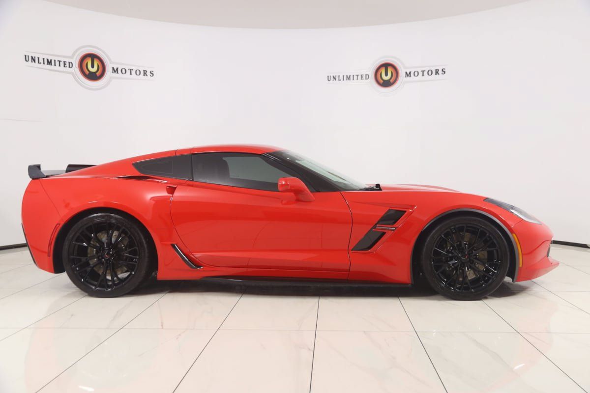 Used 2019 Chevrolet Corvette Grand Sport RWD image 2