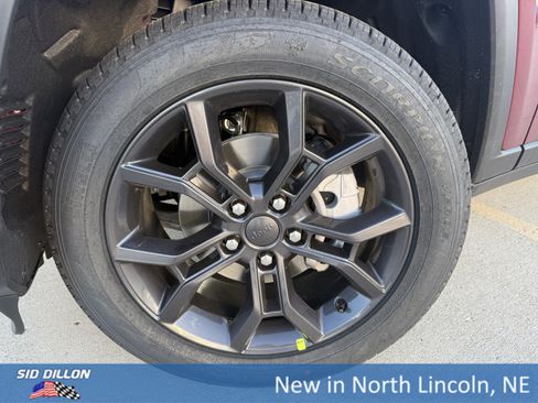 New 2025 Jeep Grand Cherokee Limited image 7