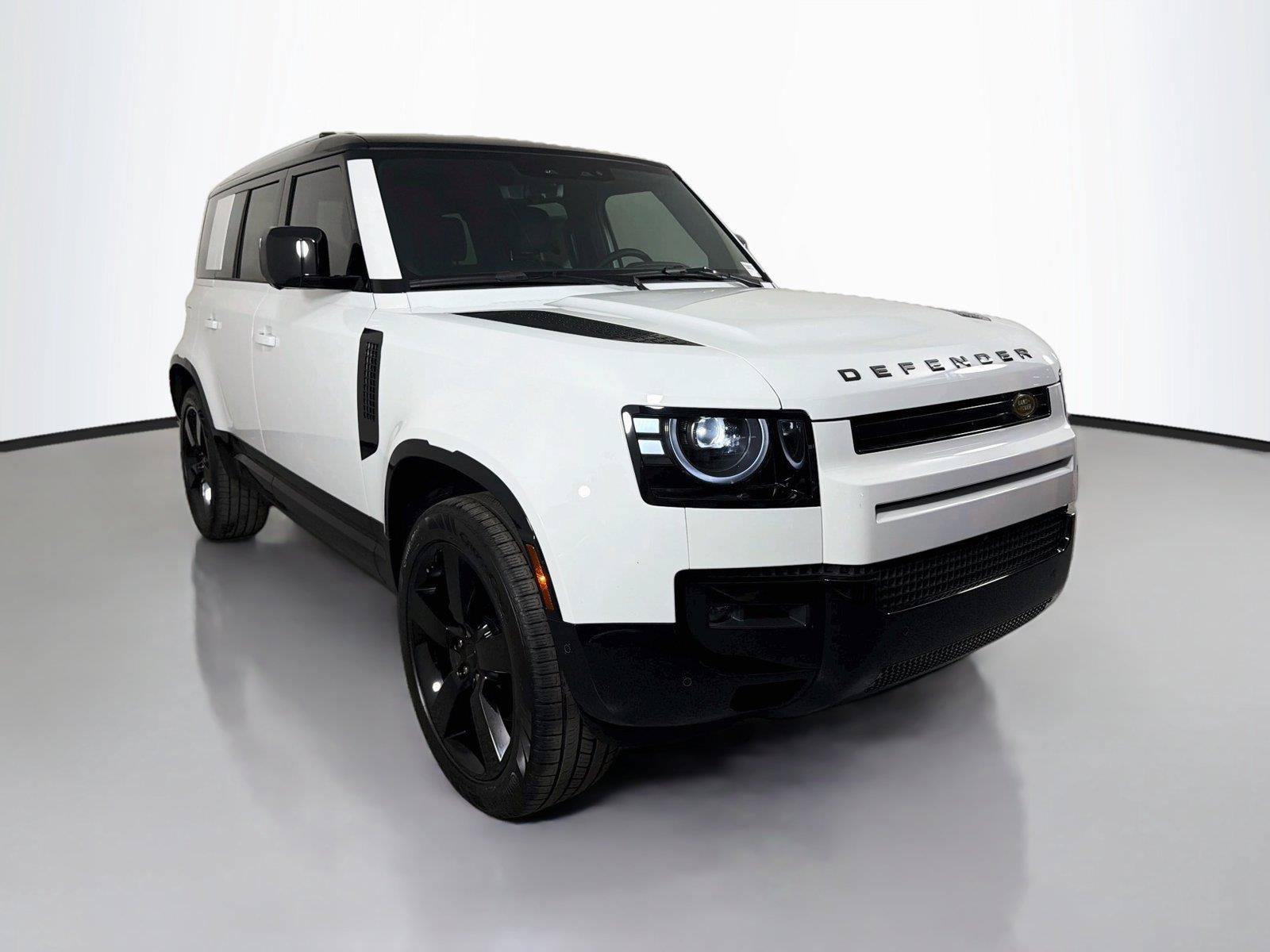 New 2026 Land Rover Defender 110 X-Dynamic SE AWD/4WD image 3