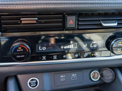 Used 2022 Nissan Rogue SV image 29