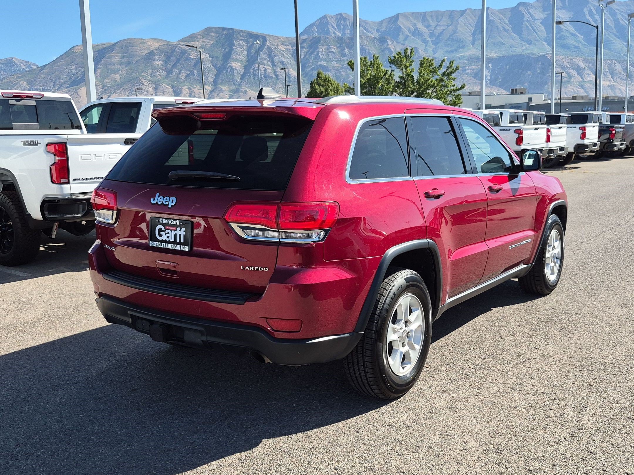 Used 2015 Jeep Grand Cherokee Laredo w/ Quick Order Package 23E AWD/4WD image 3