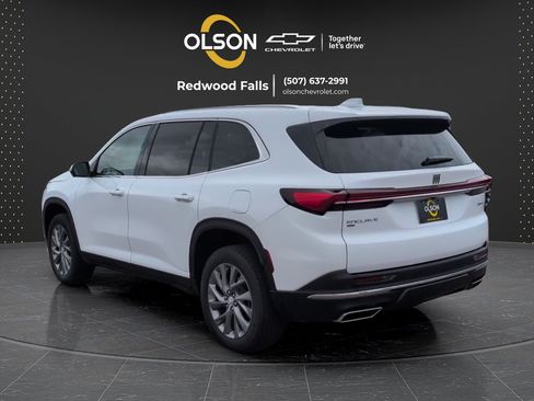 Used 2026 Buick Enclave Preferred AWD/4WD image 3
