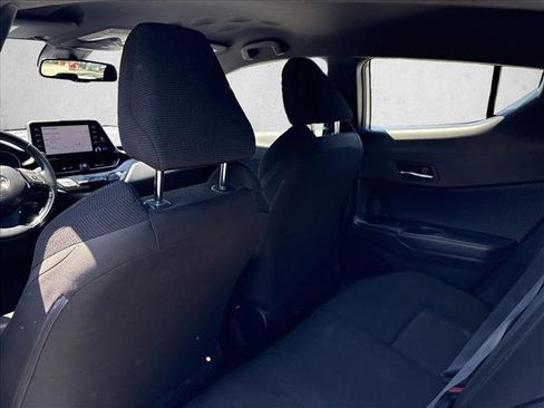 Used 2019 Toyota C-HR XLE FWD image 17