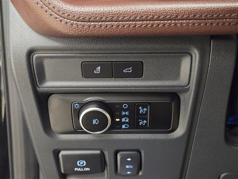 Used 2024 Ford Expedition Max Limited image 44