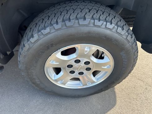 Used 2005 Chevrolet Avalanche Z71 w/ Sun And Sound Package image 18